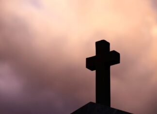 Nagypéntek – A keresztény hit legmélyebb csendje és reménye