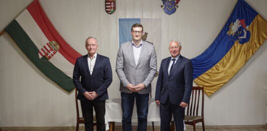 Akasztón járt dr. Panyi Miklós államtitkár, aki a lakástámogatásokról tartott tájékoztatót