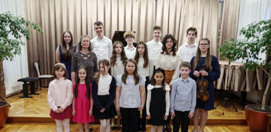 Zongora tanszaki hangverseny volt Kiskőrösön