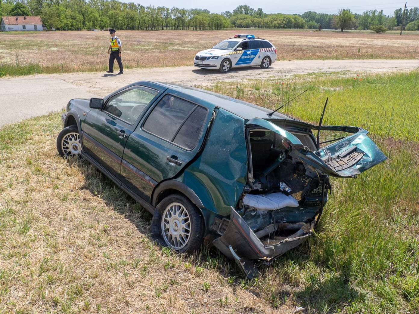 Kórházba szállították az idős sofőrt a Soltvadkert és Tázlár közötti baleset után