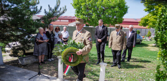 Tisztelet a hősöknek Kiskőrösön – Megemlékezés és példás sírgondozás a Hősök Napján