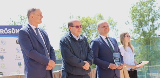 Károlyi Tibor az év sportolója – asztalitenisz kategóriában vehette át az elismerést a Városi Sportmajálison