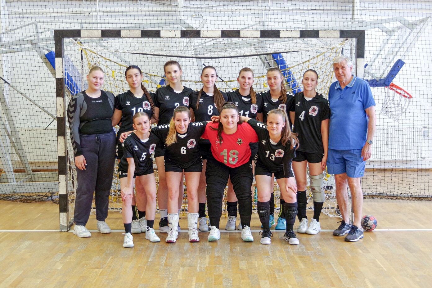 19 gólos győzelmet arattak a kiskőrösi női kézisek a kiskunhalasiak ellen