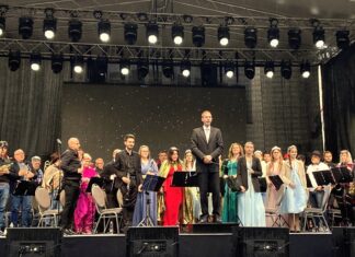 Méltóságteljes megemlékezéssel, filmzenei koncerttel és fergeteges hangulattal indult a Városalapítók Napja és Országos Rétesfesztivál Kiskőrösön