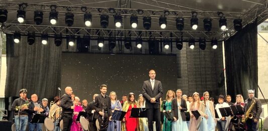 Méltóságteljes megemlékezéssel, filmzenei koncerttel és fergeteges hangulattal indult a Városalapítók Napja és Országos Rétesfesztivál Kiskőrösön