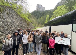 Erdélyt látni kell! – Élményekben gazdag öt napot töltöttek Erdélyben a KEVI hetedikesei A KEVI Petőfi Sándor Általános Iskola hetedik osztályos diákjai erdélyi tanulmányi kiránduláson a Határtalanul program keretében 2026 májusában.