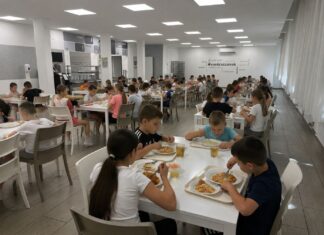 Kiskőrösi étkező és gyermekétkeztetési helyszín, ahol a térítési díjak változásáról és az önkormányzati támogatásról tájékoztattak