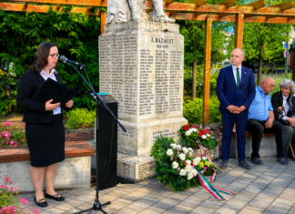 Megemlékezés a Nemzeti Összetartozás Napján Kiskőrösön, koszorúzással és ünnepi beszédekkel az I. világháborús emlékműnél