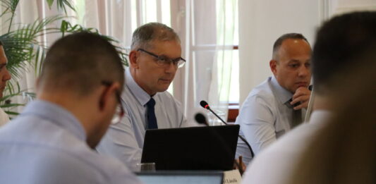 Villámárvizekre figyelmeztet Kiskőrös polgármestere: tisztítsuk meg az árkokat a következő vihar előtt!