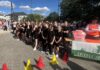Kiskőrös összefogott Ivánért – sikeres jótékonysági napot szerveztek a Bem iskolában Látogatók, támogatók és szervezők a Bem iskolában megrendezett jótékonysági napon, amelyet Kovács Iván támogatására szerveztek