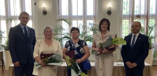 Városi Pedagógusnap Kiskőrösön – elismerésekkel és megható műsorral köszöntötték a pedagógusokat
