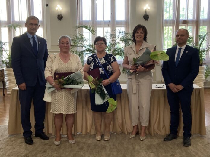 IMG_7287 Pedagógusokat köszöntenek a Városi Pedagógusnap ünnepségén Kiskőrösön, ahol elismeréseket és kitüntetéseket adtak át.