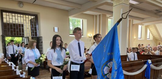 Nyolc év emlékeivel és kiemelkedő eredményekkel búcsúztak a KEVI végzős diákjai