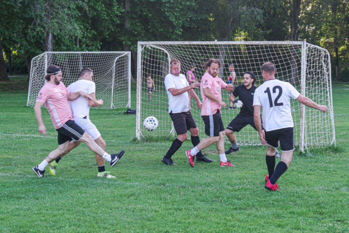 amatőr26-06-09 (19) Jelenet a Kiskőrösi amatőr labdarúgó bajnokság ötödik fordulójának egyik mérkőzéséről a Szabadidőpark pályáján.