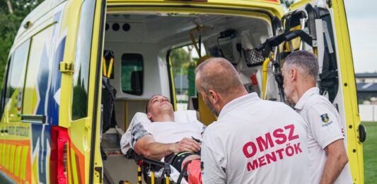 Kiskőrösi amatőr labdarúgás: mentő vitte el a sérült játékost
