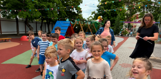 Vidám gyermeknapi programok a kiskőrösi Harangvirág Óvodában – buborékshow, játékok és meglepetések