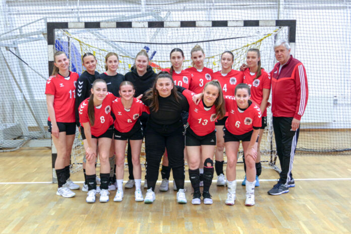 m1nőikézi-kisk-kiskunmajsa (1) A Kiskőrösi NKSZSE női kézilabdacsapata mérkőzés közben a 2025/2026-os szezonban.