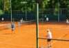 A Kunság-Szesz Zrt. is bemutatkozott a Szív Kupán – sport, egészség és közösségi élmények Balatonfüreden Borítókép alternatív szöveg Teniszmérkőzés a balatonfüredi Szív Kupán, ahol első alkalommal vett részt a Kunság-Szesz Zrt. csapata.