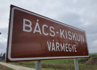 Vármegye és megye felirat egy grafikus borítóképen a vármegyék megszüntetéséről szóló törvényjavaslat kapcsán.