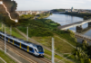 Hónapok óta késik a Budapest–Belgrád vasútvonal személyforgalma – ezért tart ilyen sokáig az engedélyezés Vonat halad a Budapest–Belgrád vasútvonal magyarországi szakaszán, ahol továbbra is az ETCS biztonsági rendszer engedélyezése késlelteti a személyforgalom elindulását.