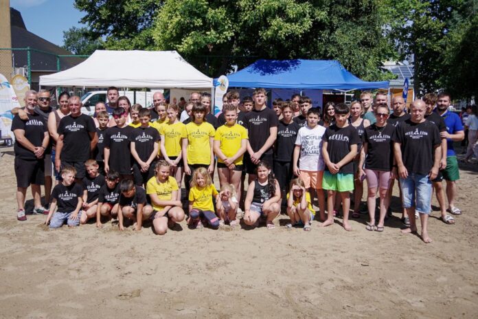 Strandbirkózó országos verseny a Kiskőrösi Rónaszéki Fürdő homokos pályáján, ahol 190 versenyző mérte össze tudását.