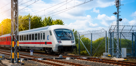 Vitézy Dávid: már ősszel újraindulhat a személyszállítás a Budapest–Belgrád vasútvonalon