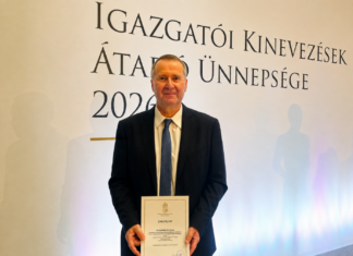 Kiskőrösi EGYMI főigazgatója újabb öt évre kapott megbízást A Kiskőrösi EGYMI főigazgatója, Schaffer István az újabb ötéves vezetői megbízás átadó ünnepségén