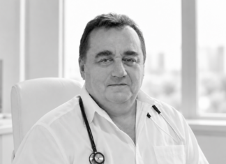 Dr. Martinkó István háziorvos fekete-fehér portréja