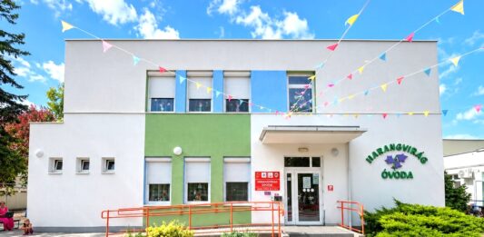 Több, mint száz kisgyermekkel, megújult környezetben indult az új nevelési év a Harangvirág Óvodában