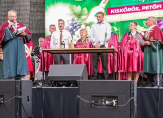 Kiskőrösi borlovagavatás a Kiskőrösi Szüret és Szlovák Nemzetiségi Napokon