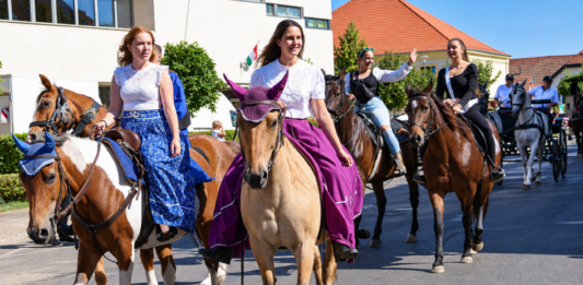 Kiskőrösi szüreti felvonulás: videón a teljes menet