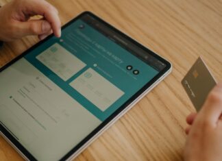 Online bankkártyás fizetés előnyei és hátrányai – Mit jelent a visszaterhelés és a visszatérítés a webshopnak?