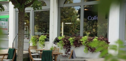 Országos siker: Magyarország tíz legjobb specialty kávézója közé került a kiskőrösi Coffer