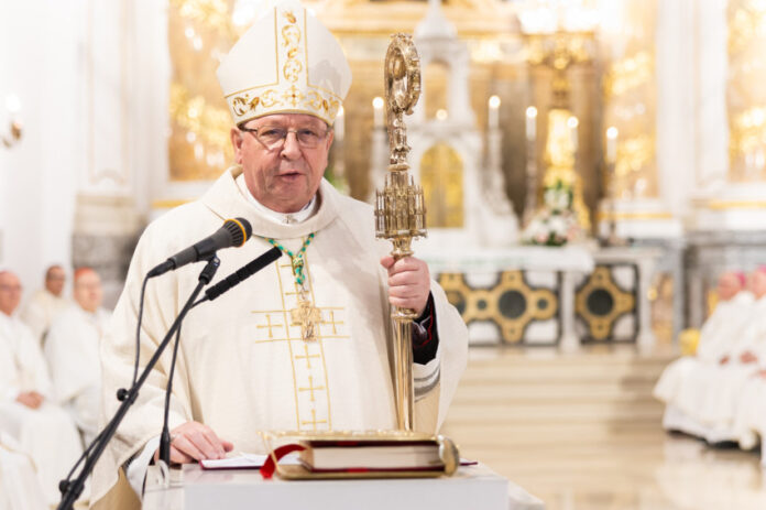 1 Palánki Ferenc érseki beiktatása a kalocsai Nagyboldogasszony-főszékesegyházban
