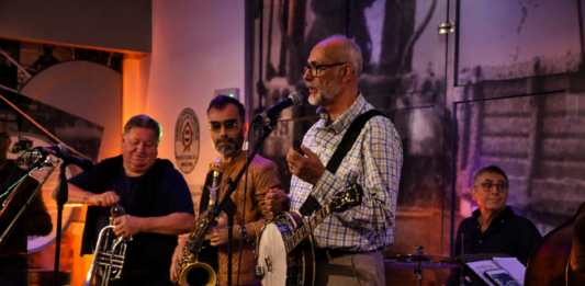 Jazzklasszikusok és különleges klubhangulat a kiskőrösi Verébfészek Jazzklubban