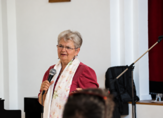 Esemény: Uzsalyné Pécsi Rita tartott előadást Kiskőrösön Uzsalyné Pécsi Rita Kiskőrösön, a KEVI szervezésében tartott előadáson az evangélikus imaházban.