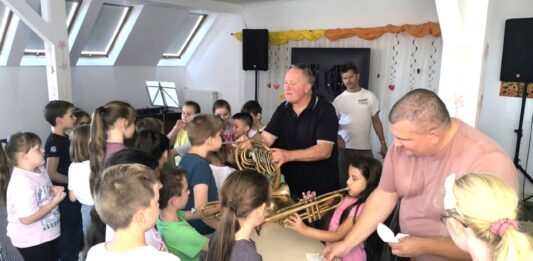 Hangszerbemutató Kiskőrösön – Fújj bele a Bem iskolában!