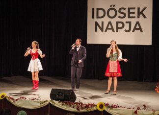 Idősek Napja Kiskőrösön a Petőfi Sándor Művelődési Központban