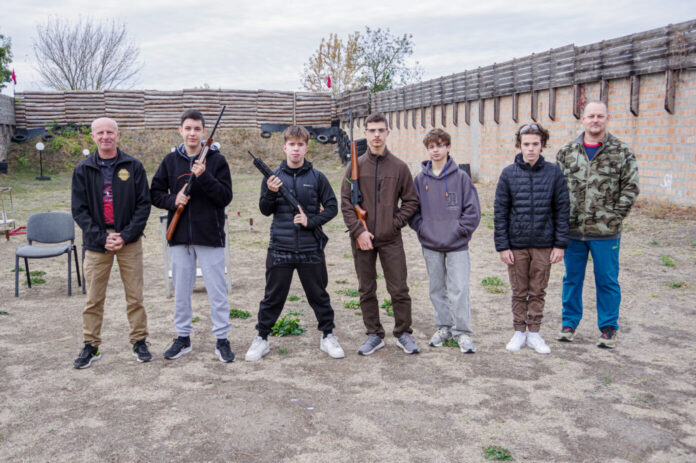 sportlövők-juniorok (25) Résztvevők szakmai felkészülése a kiskőrösi lőtéren